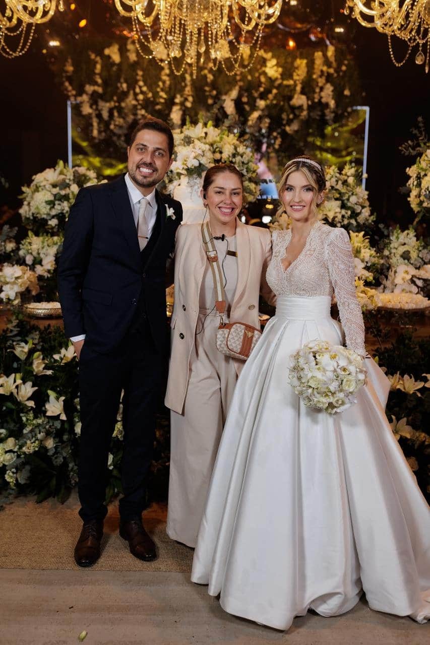 Monique Ieger com noivos